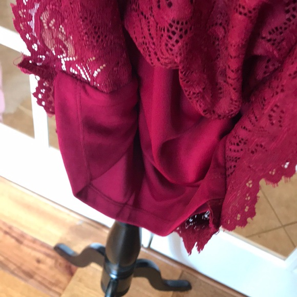 Ivanka Trump Size 8- Red Lace Dress w Sheer Sleeves - Picture 7 of 8